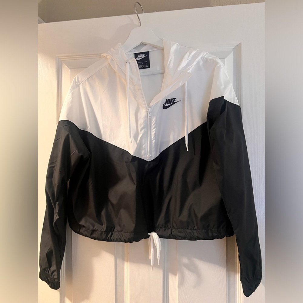 Nike Women’s Cropped Windbreaker